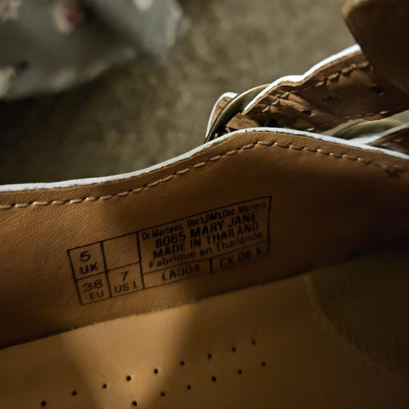 Dr. Martens White Leather Dress Shoes - Picture 6 of 6